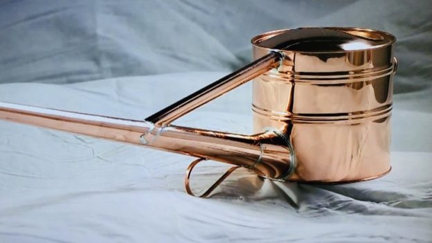 松下奈緒が即買い 銅製の巨大じょうろ竿長如雨露６号 超問クイズ By Myself 今日の気になる気になる記